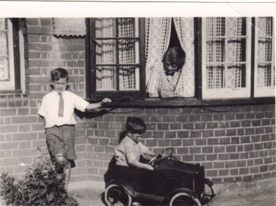 Zoom in derek-and-gran-with-ted-in-his-first-car.jpg