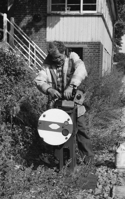 Zoom in kew-east-jn-ted-dickson-lamping-050996-28-52.jpg