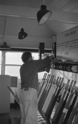 Zoom in neasden-jn-edward-ted-dickson-closing-bells-250693-08-26.jpg