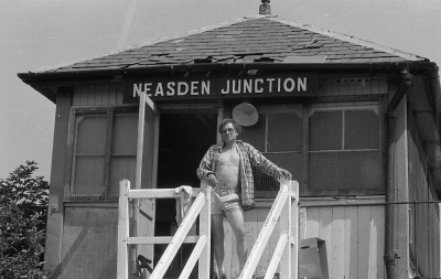 Zoom in neasden-jn-edward-ted-dickson-signalman-190790-10-09.jpg