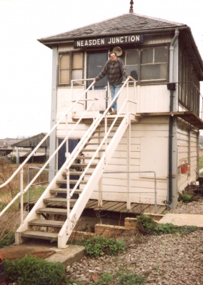Zoom in ted-outside-neasden-junction-box.jpg